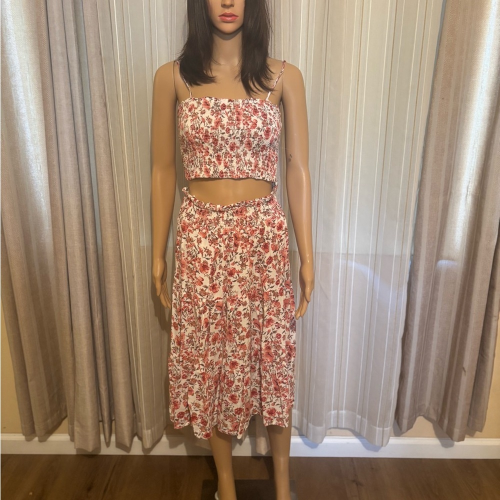 City Triangles | NWOT| Floral 2-Piece Crop and Skirt